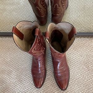 Justin Boots Size 9 1/2 B medium brown